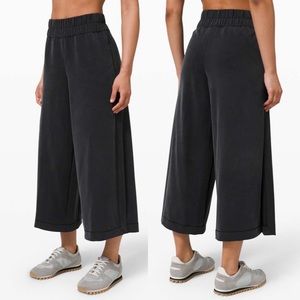 Lululemon Seek Softness Mid Rise Crop Pant